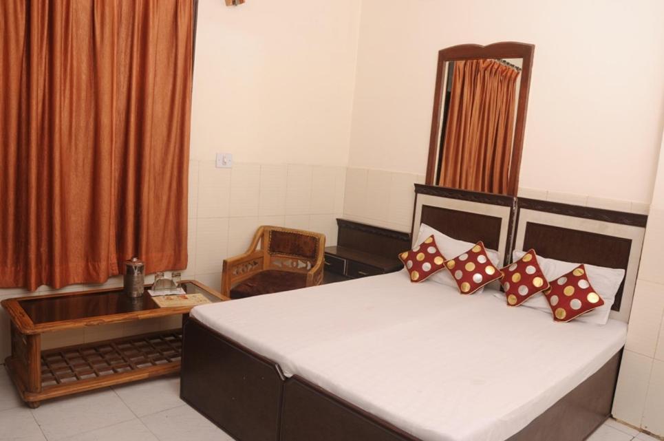 Hotel Surya Palace Chandīgarh 外观 照片